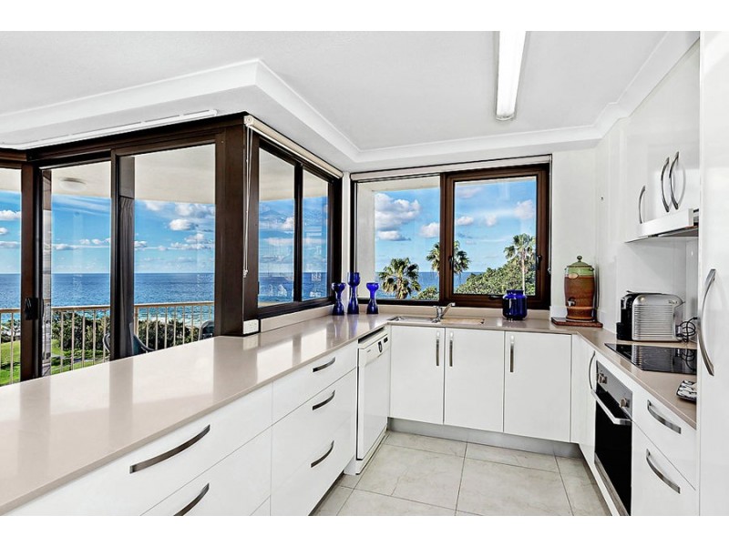 16/3 Eden Av, Rainbow Bay QLD 4225