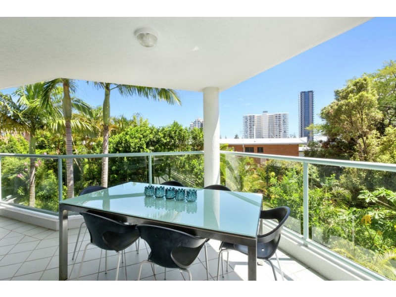 1/54 Mclean St, Coolangatta QLD 4225