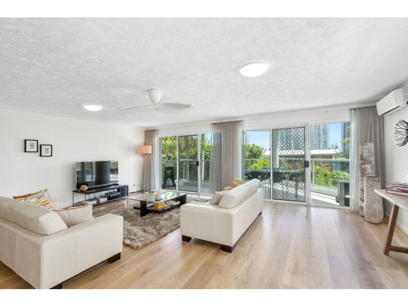 1/54 Mclean St, Coolangatta QLD 4225