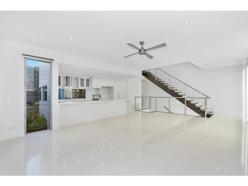 1/80 Stapylton St, Coolangatta QLD 4225