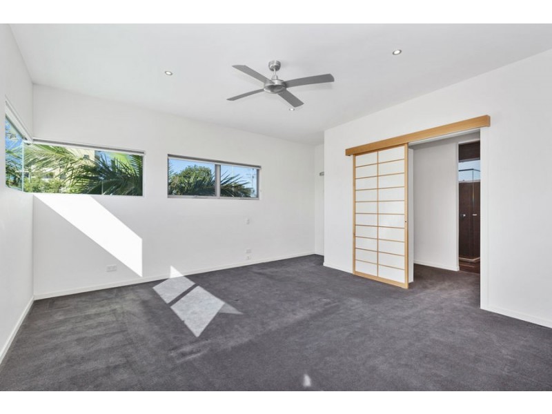 1/80 Stapylton St, Coolangatta QLD 4225
