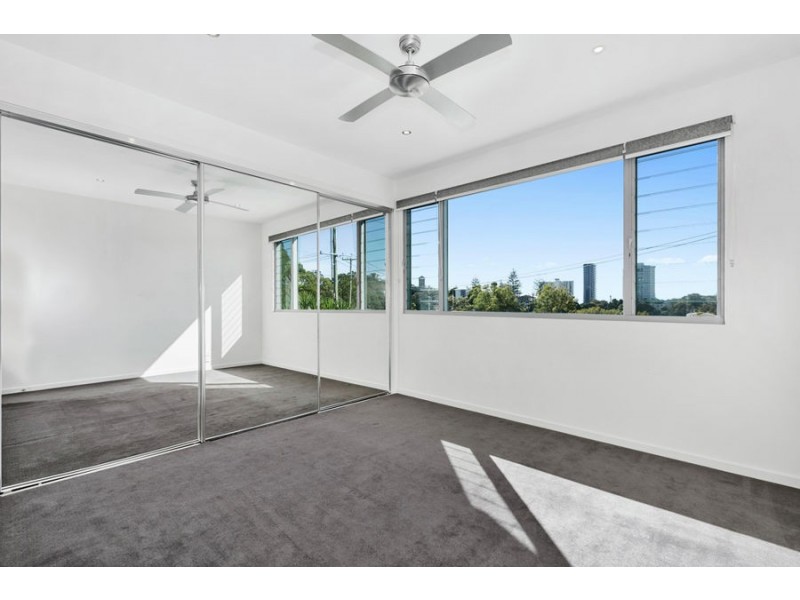 1/80 Stapylton St, Coolangatta QLD 4225
