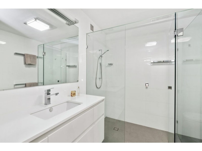 7/54 Mclean St, Coolangatta QLD 4225