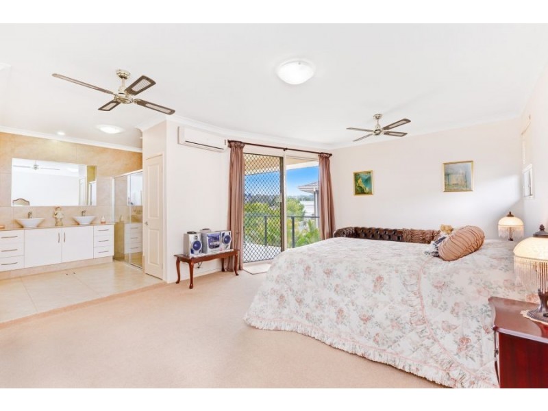 1 Fairmont Crt, Banora Point NSW 2486