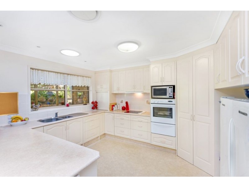 19 Oakland Parade, Banora Point NSW 2486