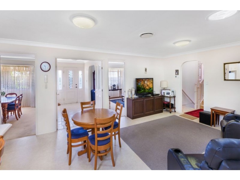 19 Oakland Parade, Banora Point NSW 2486