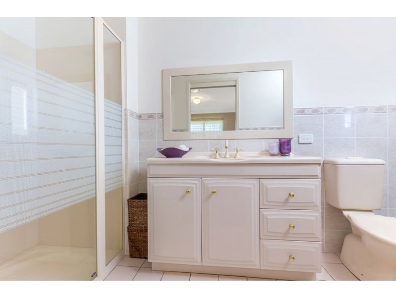 19 Oakland Parade, Banora Point NSW 2486