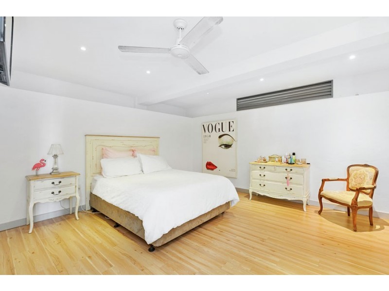 98 Dutton Street, Coolangatta QLD 4225