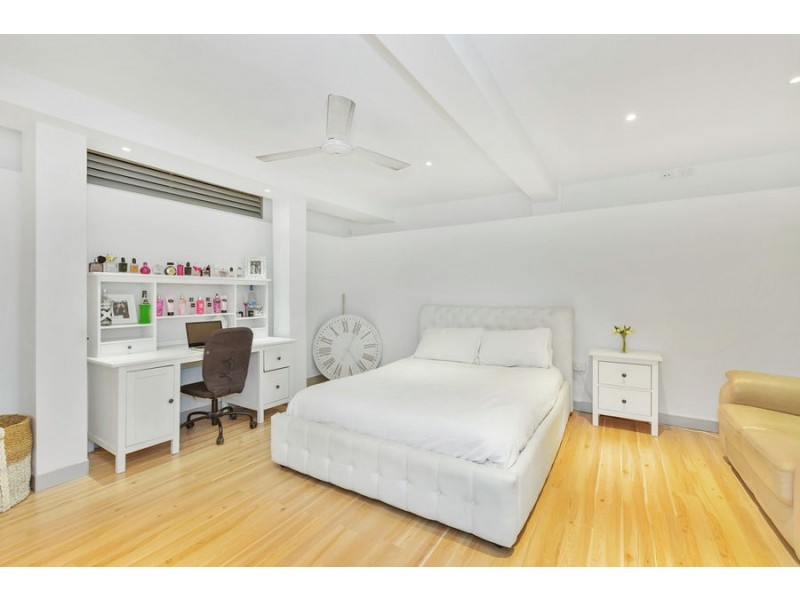 98 Dutton Street, Coolangatta QLD 4225