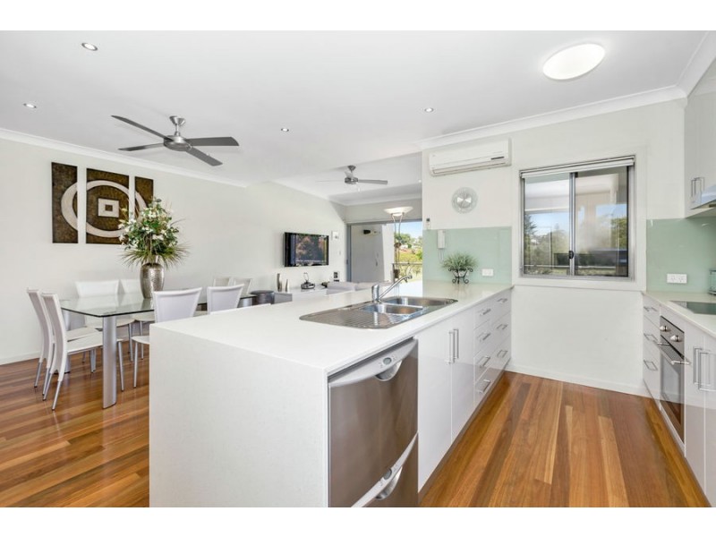 4/3 Carmichael Close, Coolangatta QLD 4225