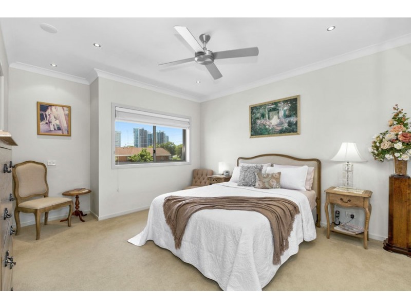 4/3 Carmichael Close, Coolangatta QLD 4225
