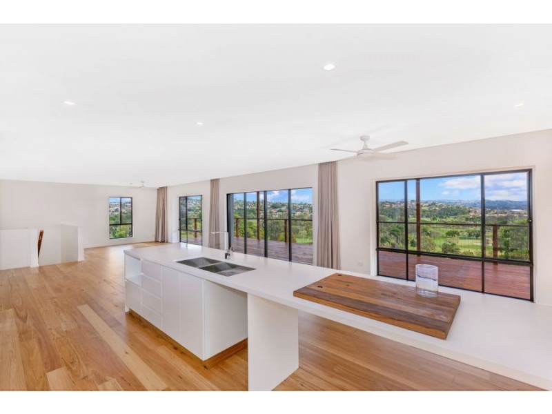 3 Castlecrag Avenue, Banora Point NSW 2486