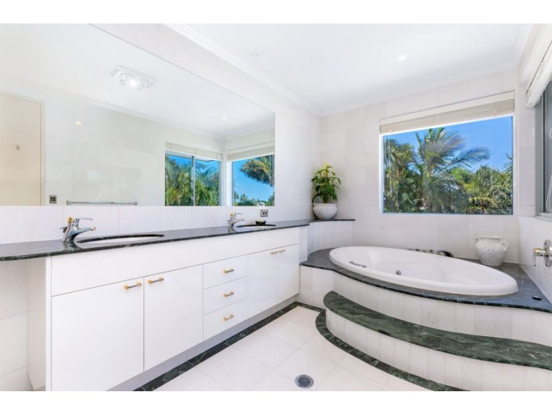 The Isle 5 Mariners Drive, Tweed Heads NSW 2485