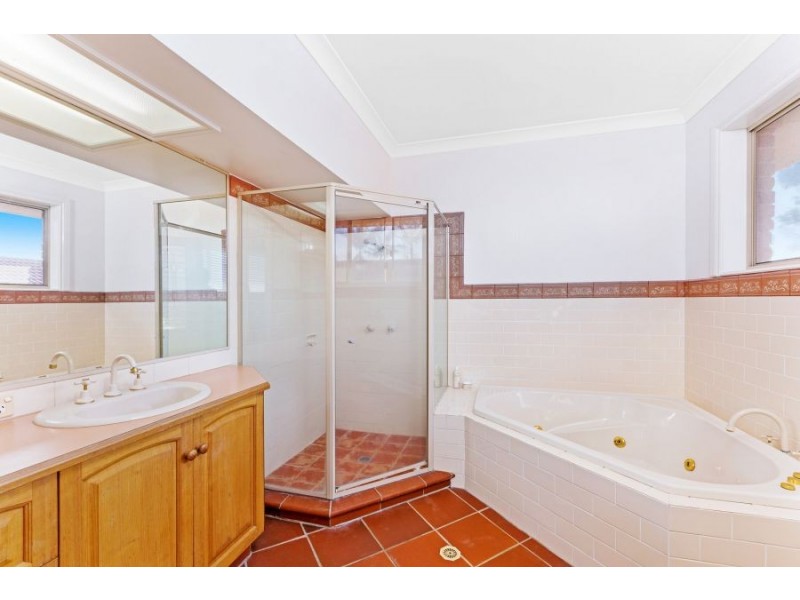15 Peppermint Place, Banora Point NSW 2486