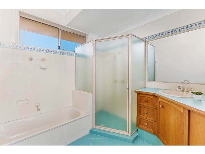 15 Peppermint Place, Banora Point NSW 2486