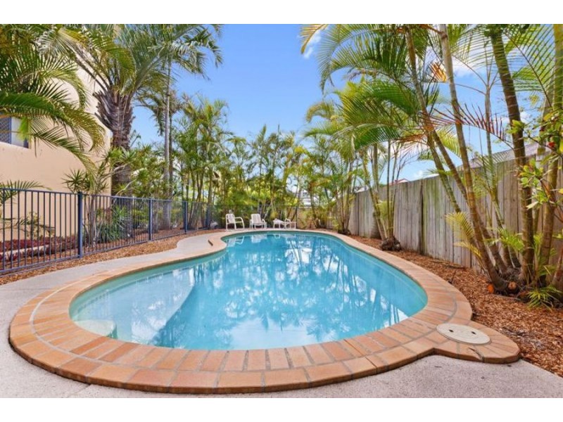 15/14 Miles Street, Kirra QLD 4225