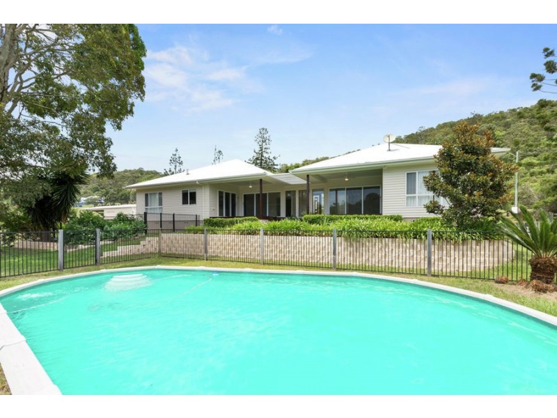 9 Robinsons Road, Piggabeen NSW 2486