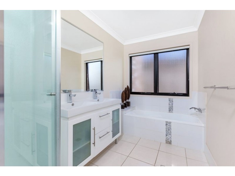 11 Wren Court, Tweed Heads South NSW 2486