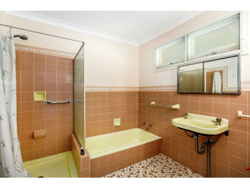 22 Laura Street, Banora Point NSW 2486