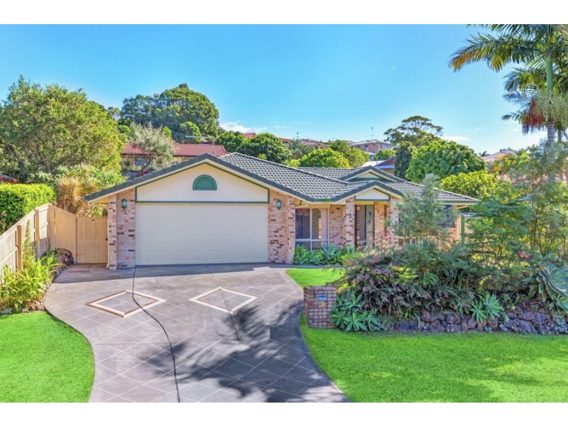 8 Grassmere Court, Banora Point NSW 2486