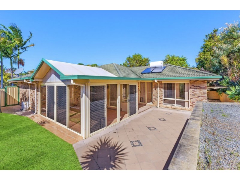 8 Grassmere Court, Banora Point NSW 2486