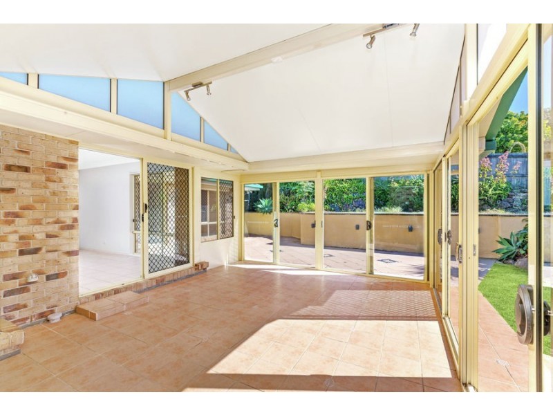 8 Grassmere Court, Banora Point NSW 2486