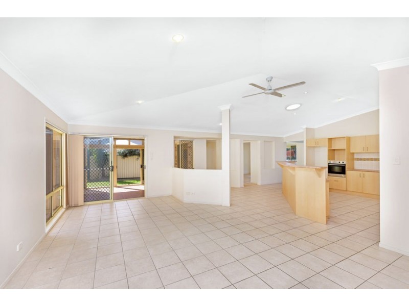 8 Grassmere Court, Banora Point NSW 2486