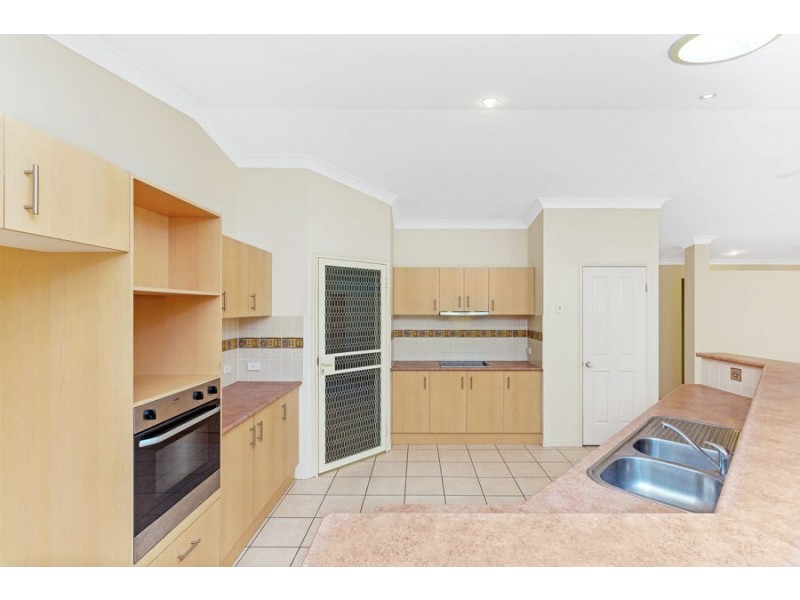 8 Grassmere Court, Banora Point NSW 2486