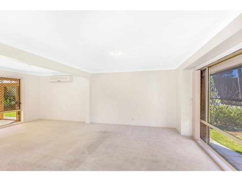 8 Grassmere Court, Banora Point NSW 2486