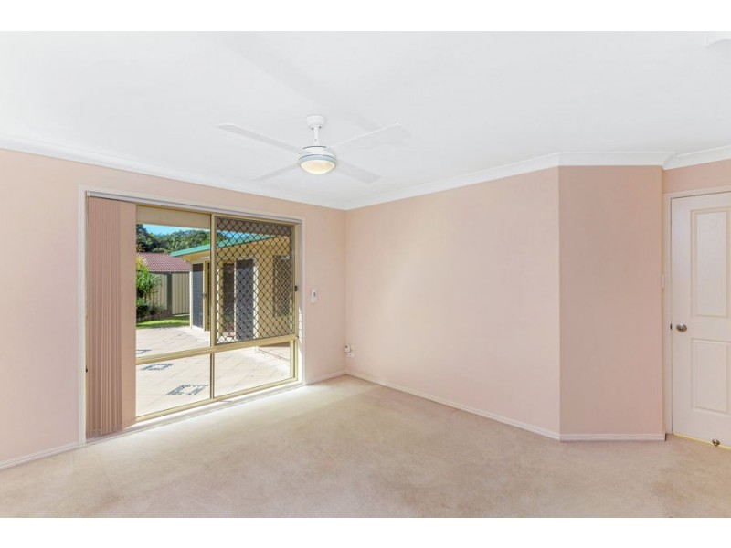 8 Grassmere Court, Banora Point NSW 2486