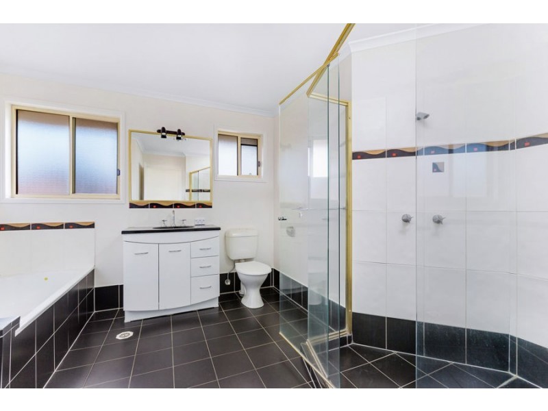 23 Kintyre Crescent, Banora Point NSW 2486