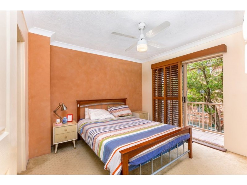 11/9 Ocean Street, Kirra QLD 4225