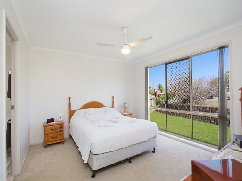 25 Champagne Drive, Tweed Heads South NSW 2486