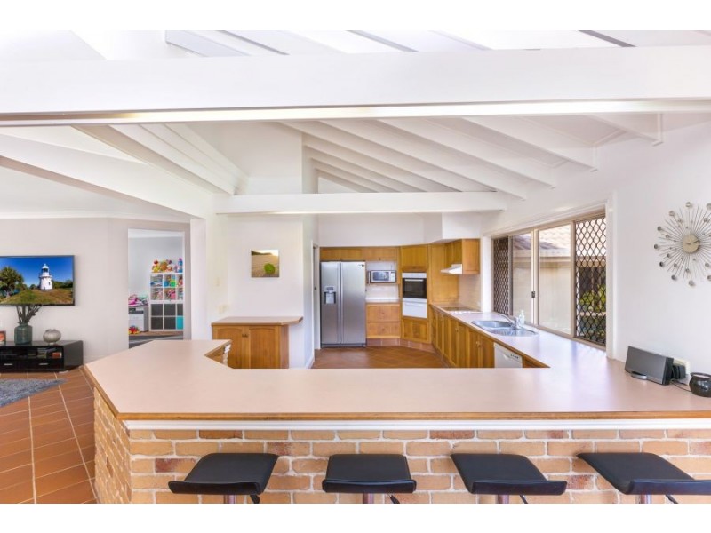 15 Peppermint Place, Banora Point NSW 2486