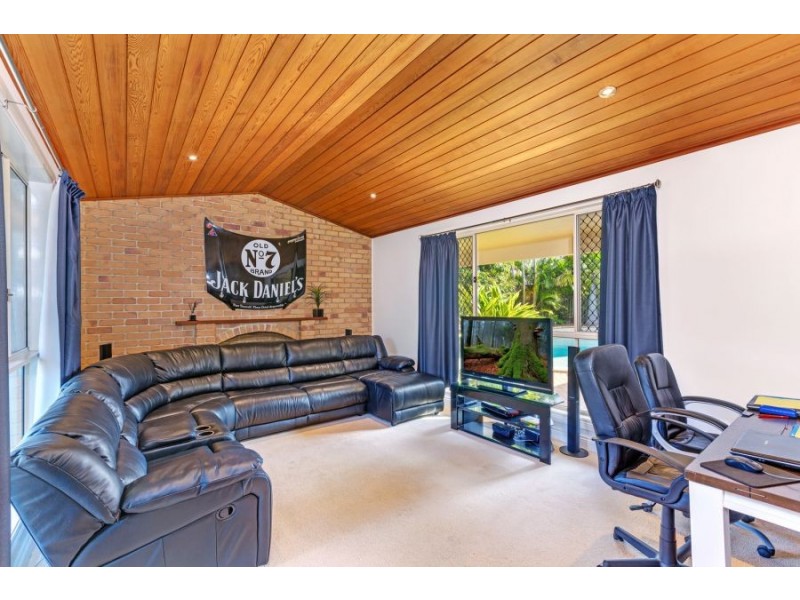 15 Peppermint Place, Banora Point NSW 2486