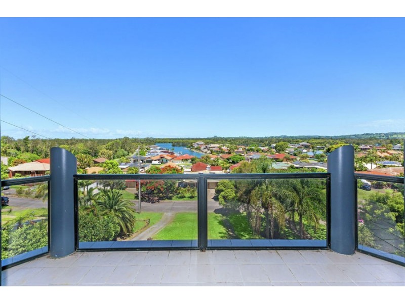 21 Mariners Crescent, Banora Point NSW 2486