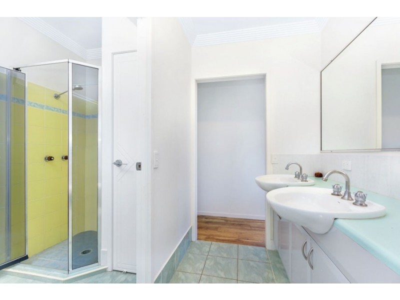 21 Mariners Crescent, Banora Point NSW 2486