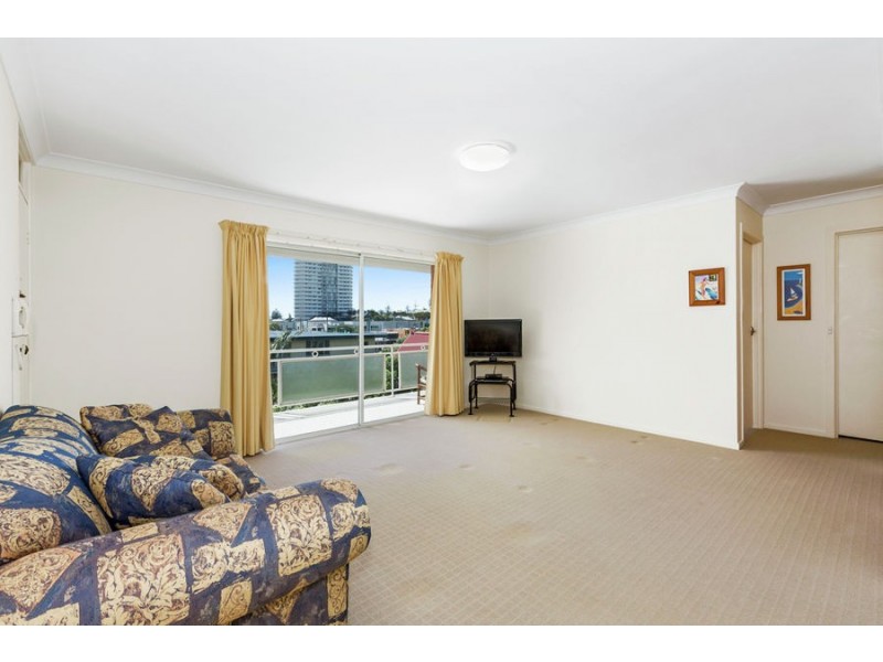 8/50 Mclean Street, Coolangatta QLD 4225