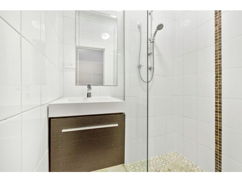 4/76 Dutton Street, Coolangatta QLD 4225