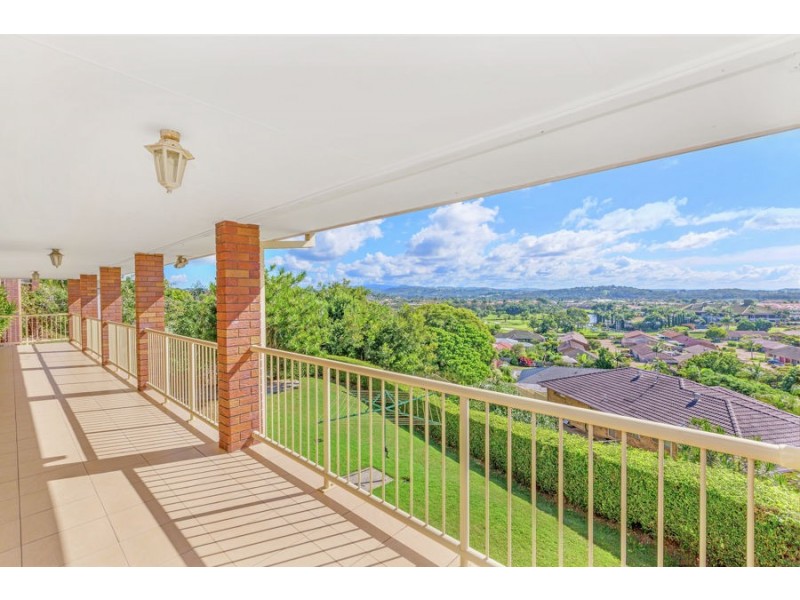 37 Castlecrag Avenue, Banora Point NSW 2486