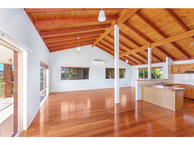 37 Castlecrag Avenue, Banora Point NSW 2486