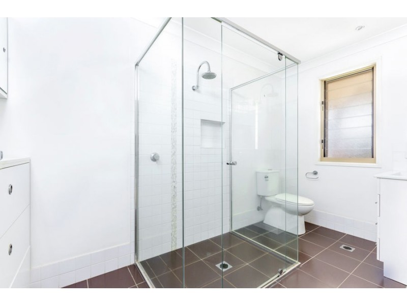 37 Castlecrag Avenue, Banora Point NSW 2486