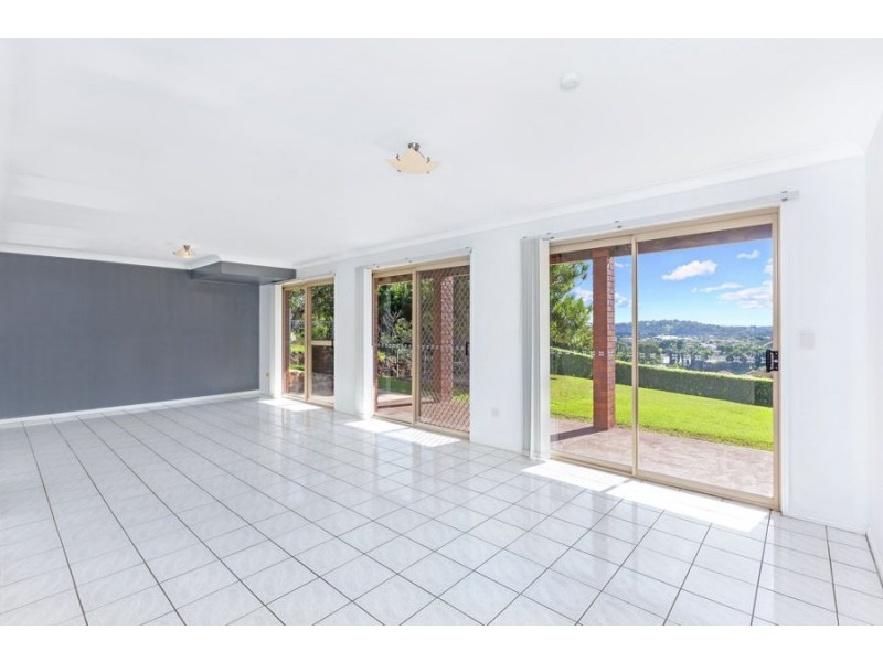 37 Castlecrag Avenue, Banora Point NSW 2486