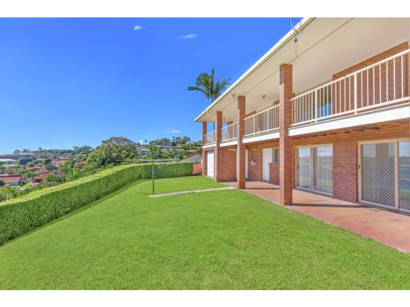 37 Castlecrag Avenue, Banora Point NSW 2486
