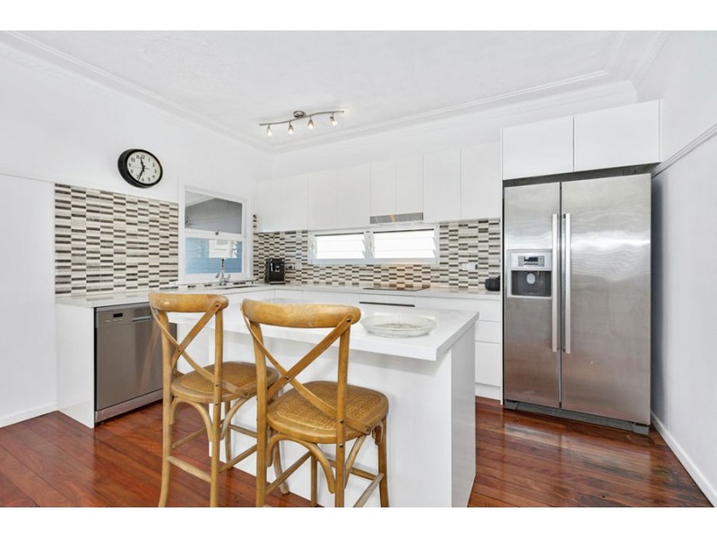 118 Garrick Street, Coolangatta QLD 4225