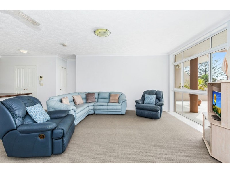 2/39-43 Tweed Street, Coolangatta QLD 4225