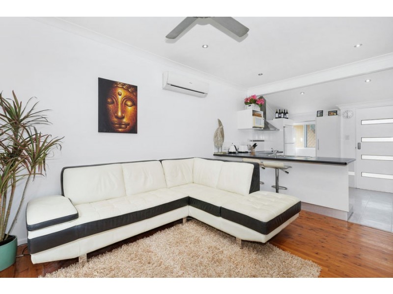 2/76 Dutton Street, Coolangatta QLD 4225