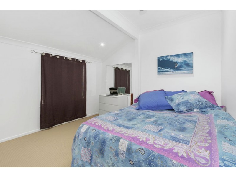 2/76 Dutton Street, Coolangatta QLD 4225
