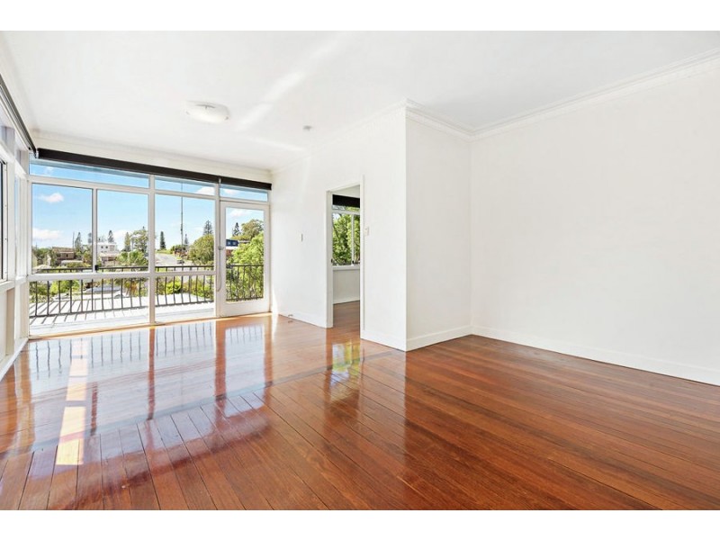 33 Ballow Street, Coolangatta QLD 4225