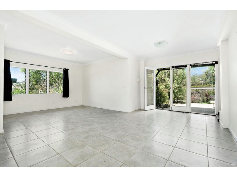 33 Ballow Street, Coolangatta QLD 4225